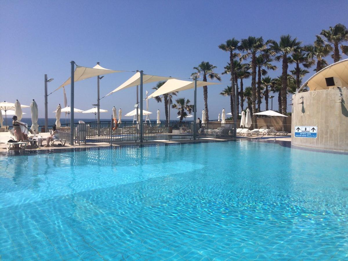 Herzelia Beach Apartment- Breathtaking Views With Bomb Shelter المظهر الخارجي الصورة