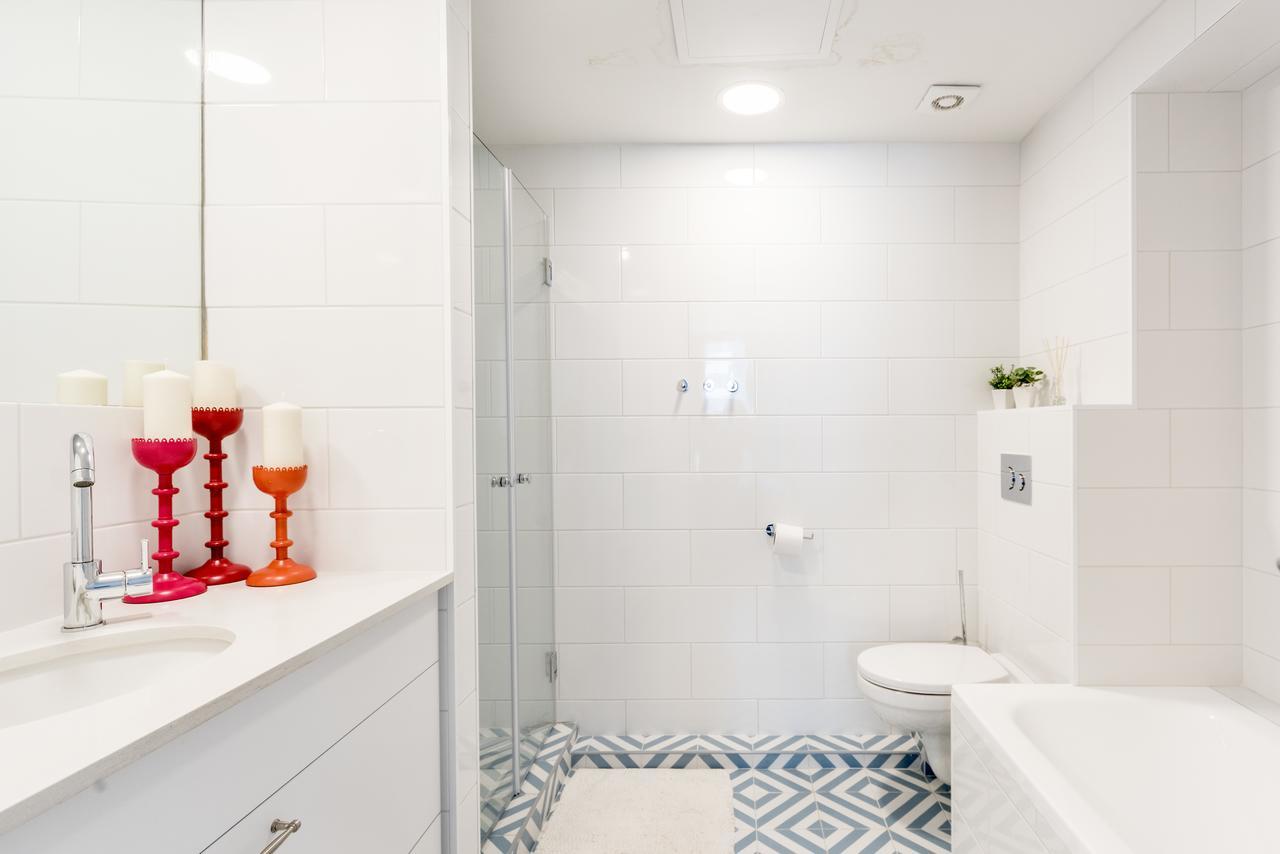 Herzelia Beach Apartment- Breathtaking Views With Bomb Shelter المظهر الخارجي الصورة