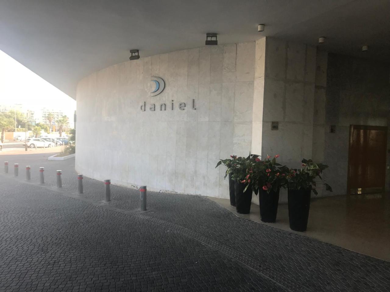 Herzelia Beach Apartment- Breathtaking Views With Bomb Shelter المظهر الخارجي الصورة